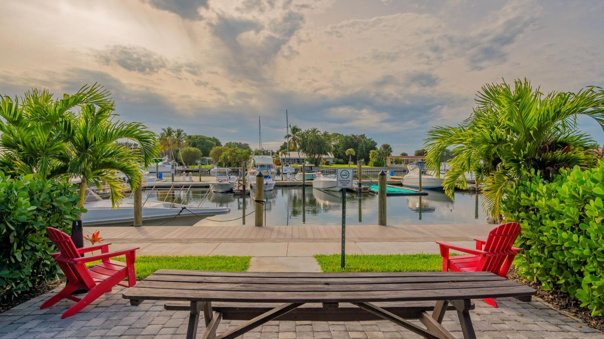 All-New Waterfront With Balcony,Pool,Tiki Bar,Gym Sarasota Extérieur photo