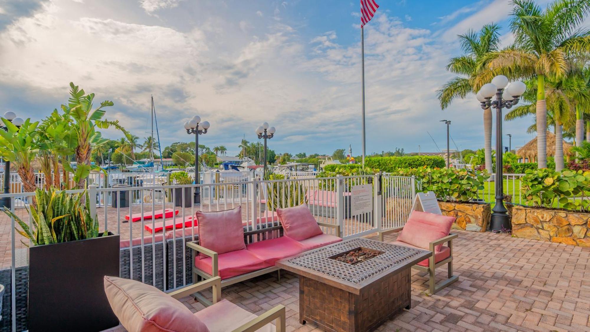 All-New Waterfront With Balcony,Pool,Tiki Bar,Gym Sarasota Extérieur photo