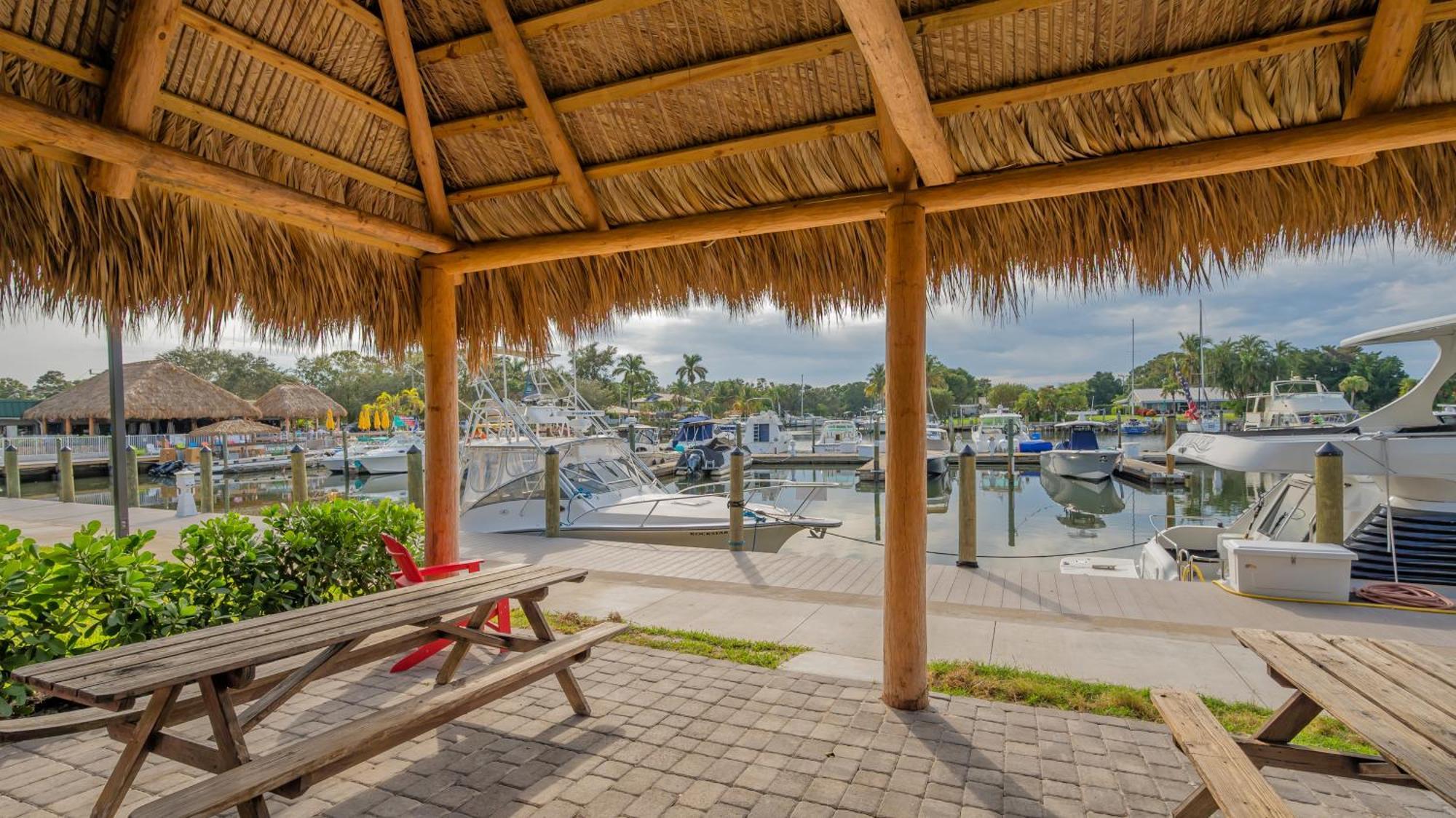 All-New Waterfront With Balcony,Pool,Tiki Bar,Gym Sarasota Extérieur photo