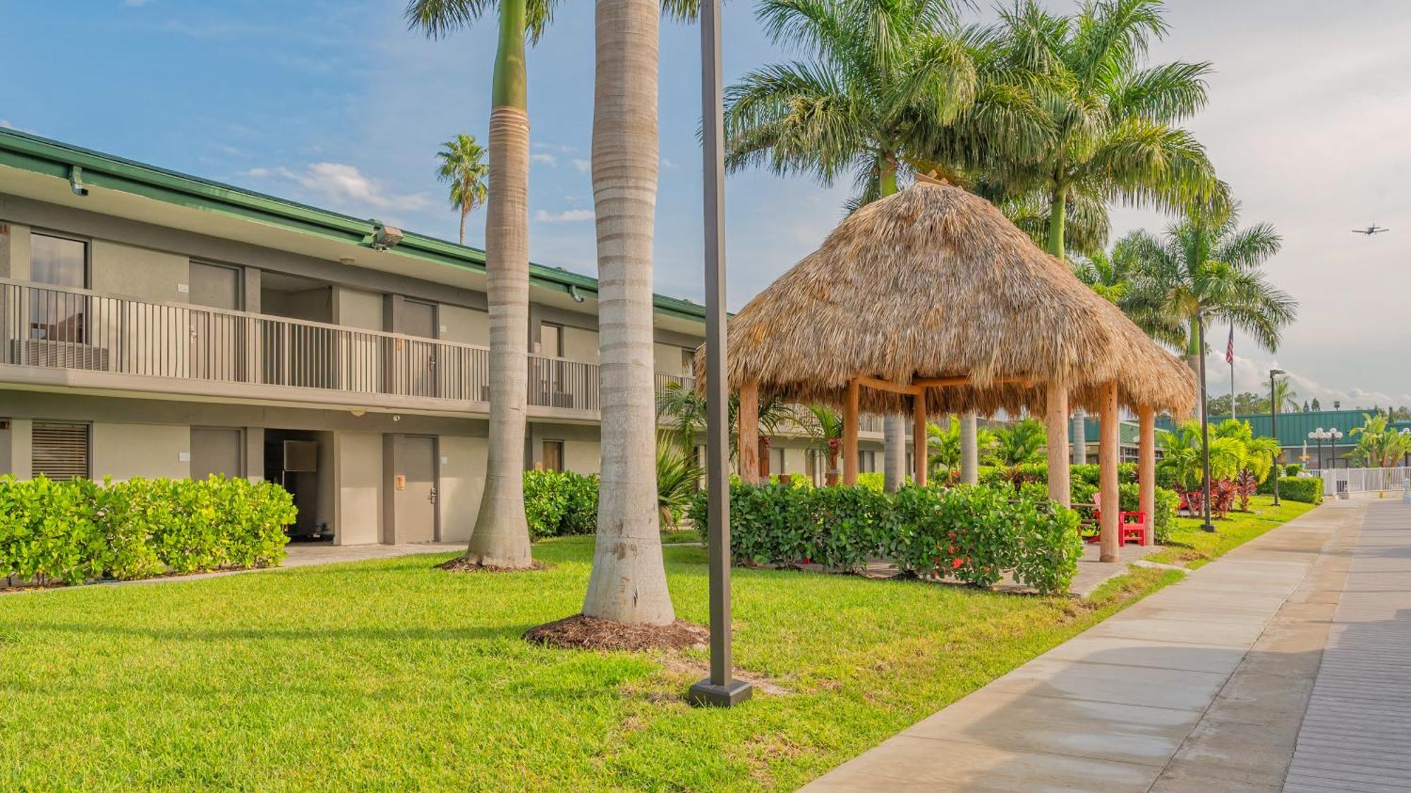 All-New Waterfront With Balcony,Pool,Tiki Bar,Gym Sarasota Extérieur photo