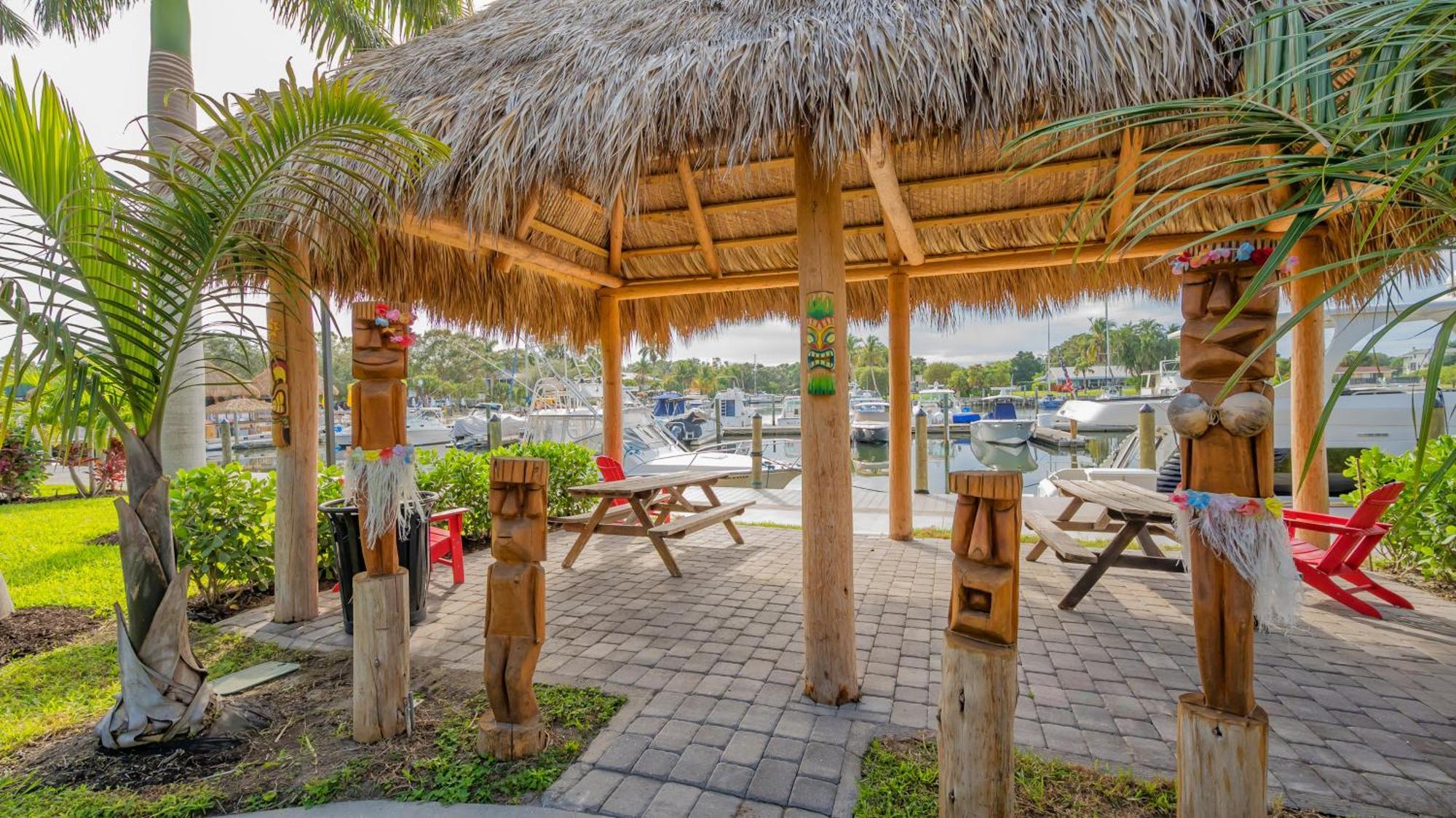 All-New Waterfront With Balcony,Pool,Tiki Bar,Gym Sarasota Extérieur photo